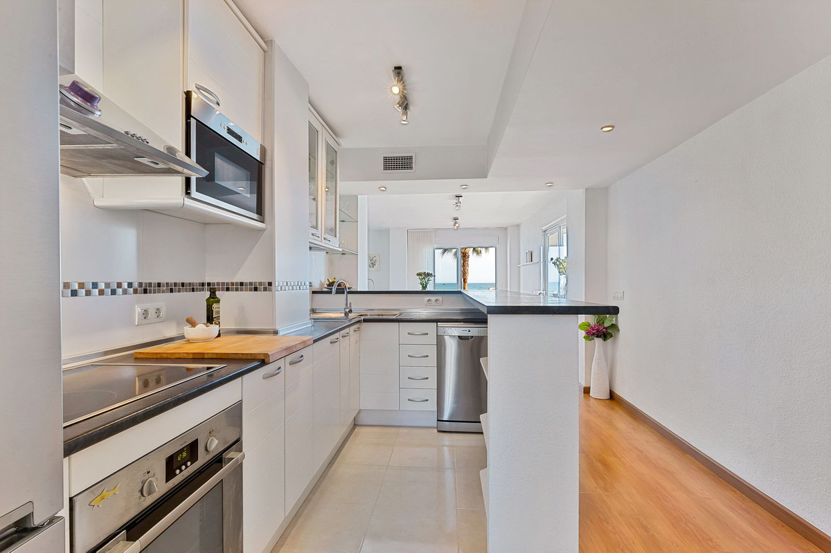 1 Bed Apartment for sale in Fuengirola Costa Del Sol, Málaga, Spain