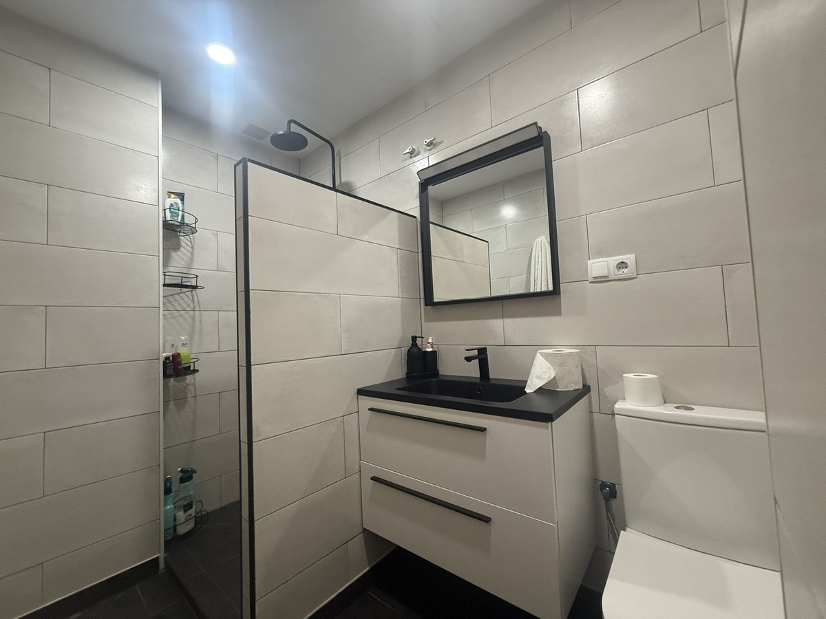 Se vende Villa - Chalet de 3 dormitorios en Costa Del Sol, Málaga, España
