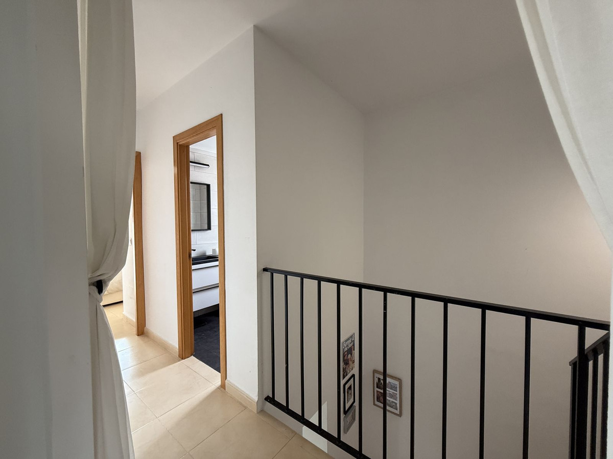 Se vende Villa - Chalet de 3 dormitorios en Costa Del Sol, Málaga, España