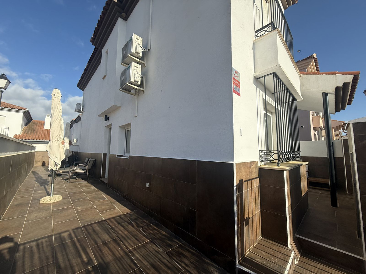 Se vende Villa - Chalet de 3 dormitorios en Costa Del Sol, Málaga, España