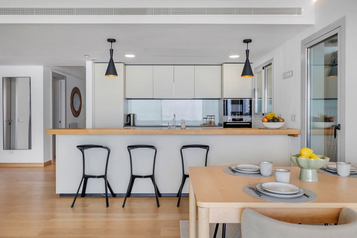 3 Bed Apartment for sale in Fuengirola Costa Del Sol, Málaga, Spain