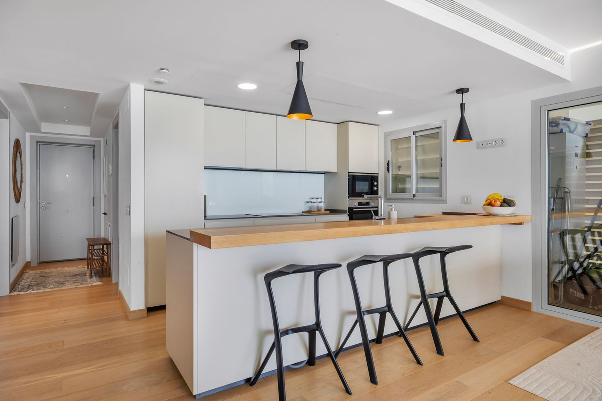 3 Bed Apartment for sale in Fuengirola Costa Del Sol, Málaga, Spain