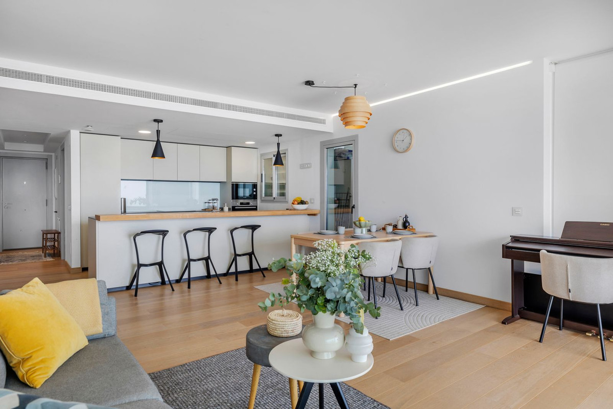 3 Bed Apartment for sale in Fuengirola Costa Del Sol, Málaga, Spain