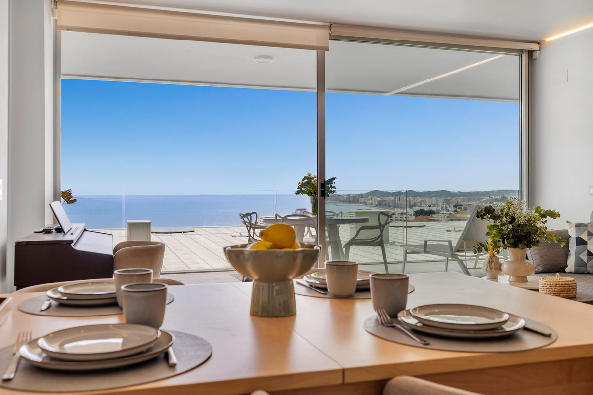 3 Bed Apartment for sale in Fuengirola Costa Del Sol, Málaga, Spain