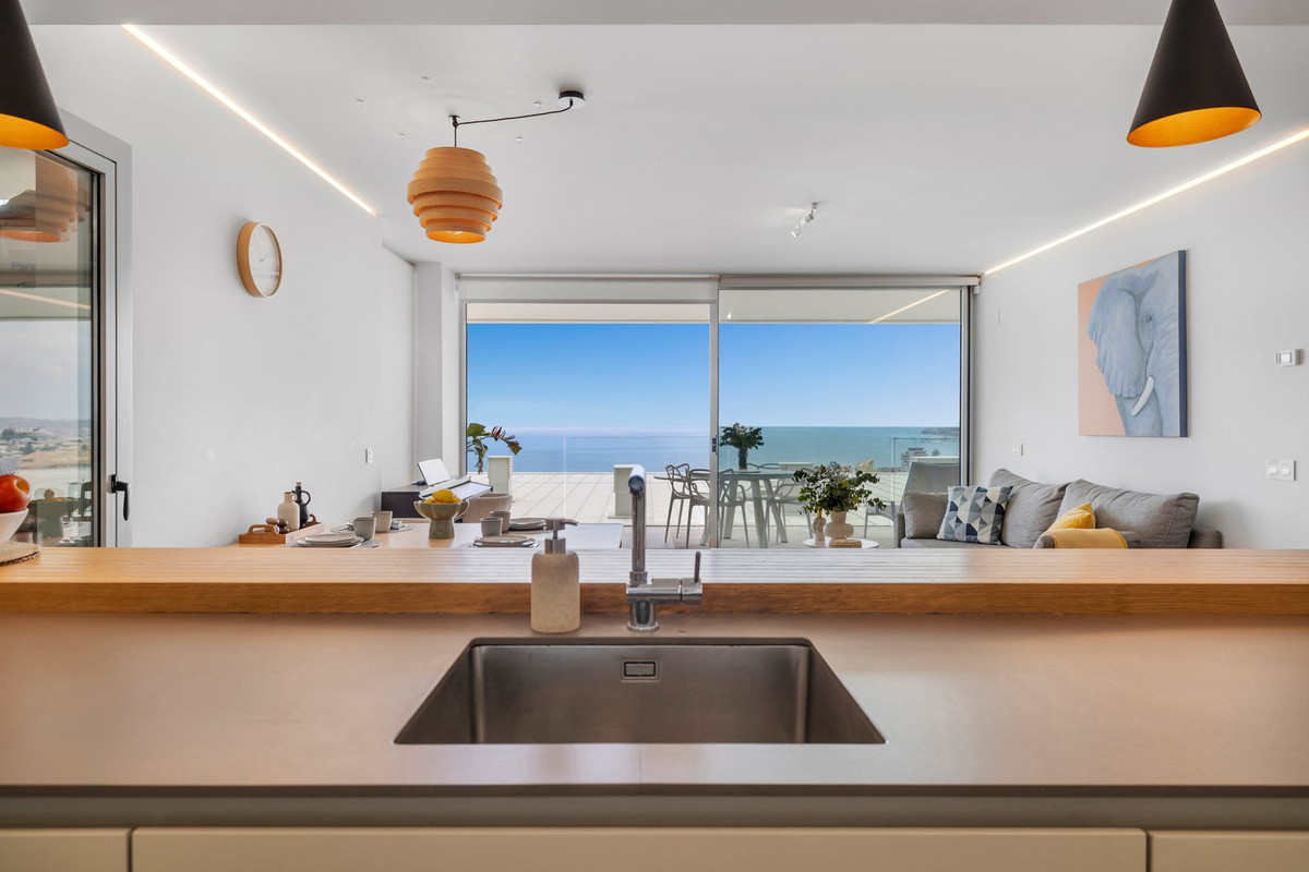 3 Bed Apartment for sale in Fuengirola Costa Del Sol, Málaga, Spain