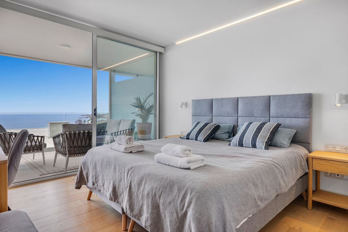 3 Bed Apartment for sale in Fuengirola Costa Del Sol, Málaga, Spain
