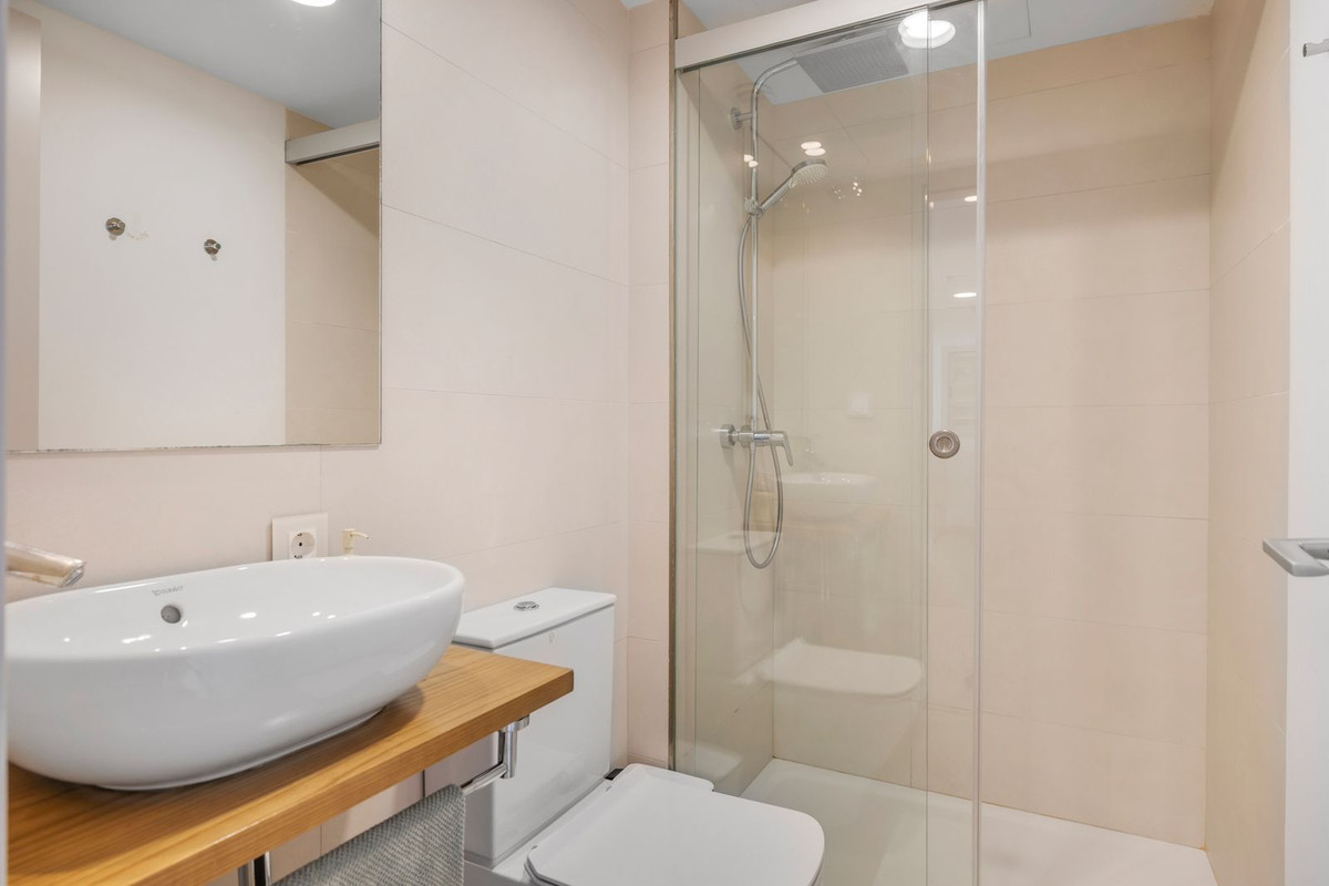 3 Bed Apartment for sale in Fuengirola Costa Del Sol, Málaga, Spain