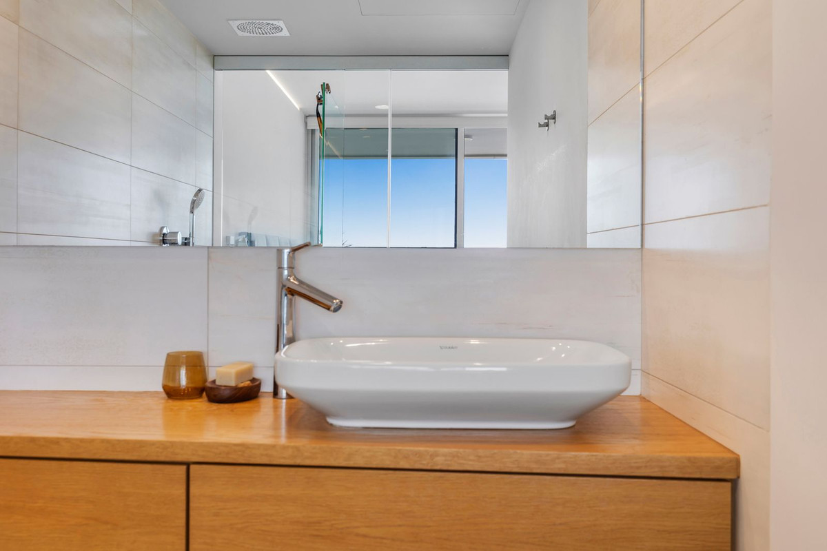 3 Bed Apartment for sale in Fuengirola Costa Del Sol, Málaga, Spain