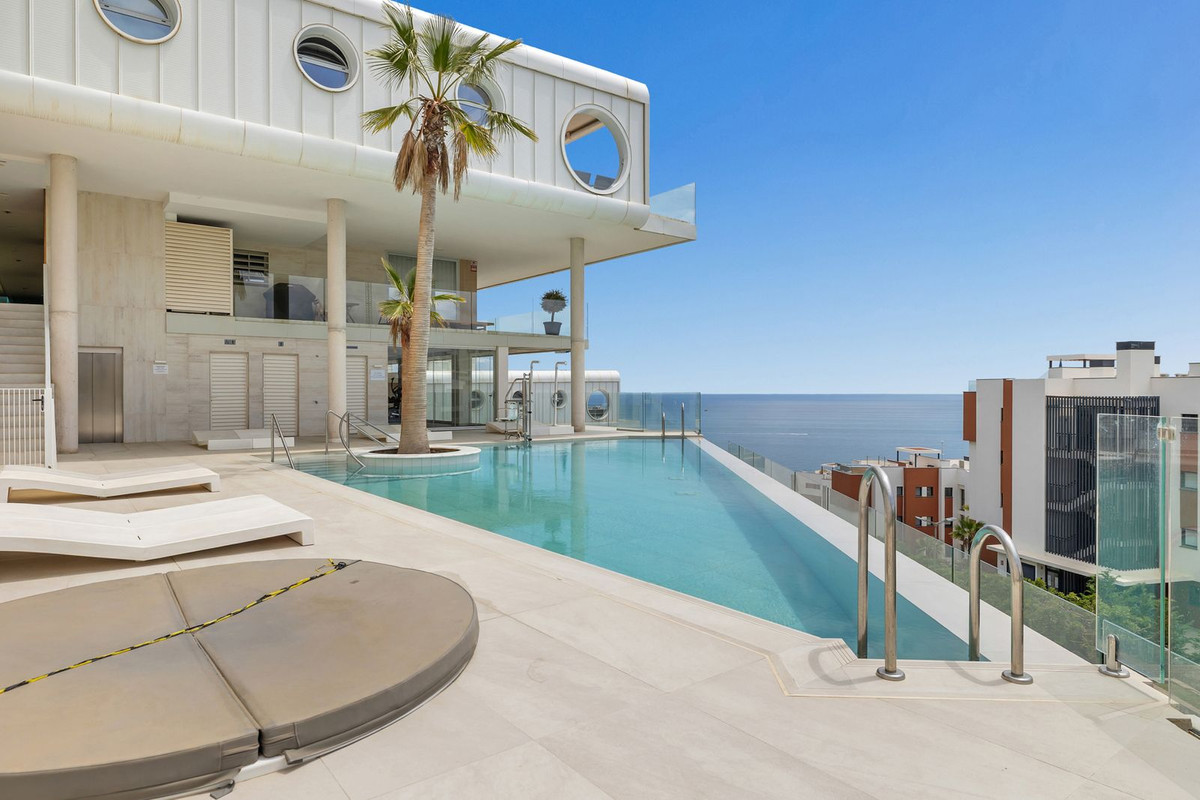 3 Bed Apartment for sale in Fuengirola Costa Del Sol, Málaga, Spain