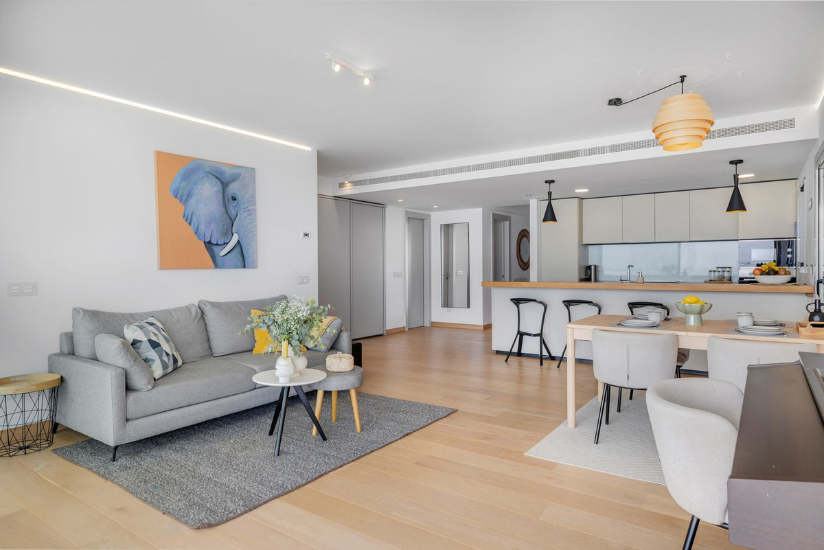 3 Bed Apartment for sale in Fuengirola Costa Del Sol, Málaga, Spain