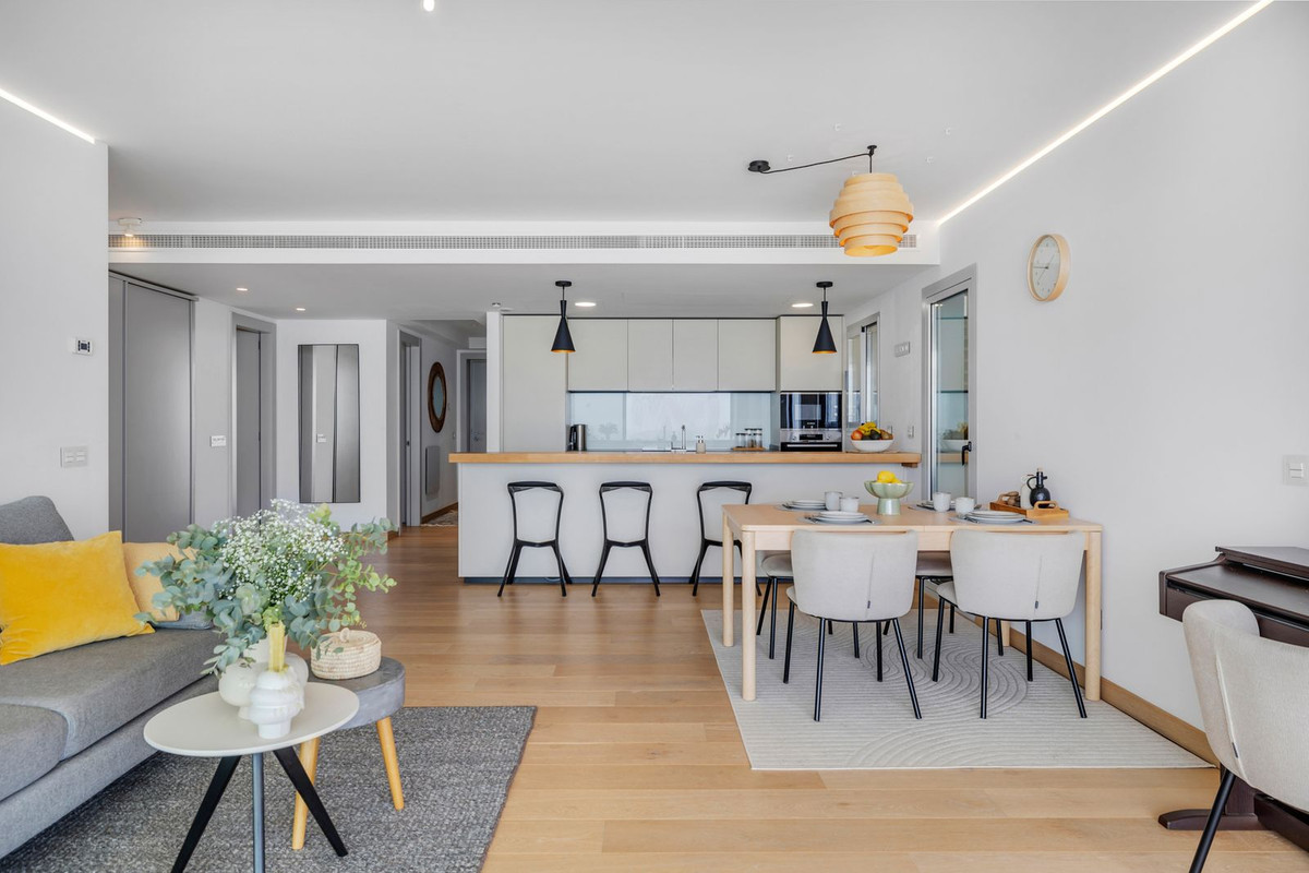 3 Bed Apartment for sale in Fuengirola Costa Del Sol, Málaga, Spain