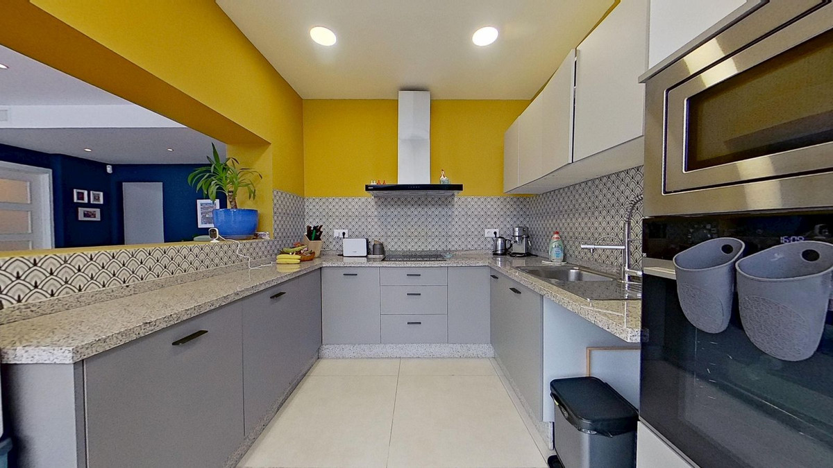 Se vende Villa - Chalet de 6 dormitorios en Costa Del Sol, Málaga, España