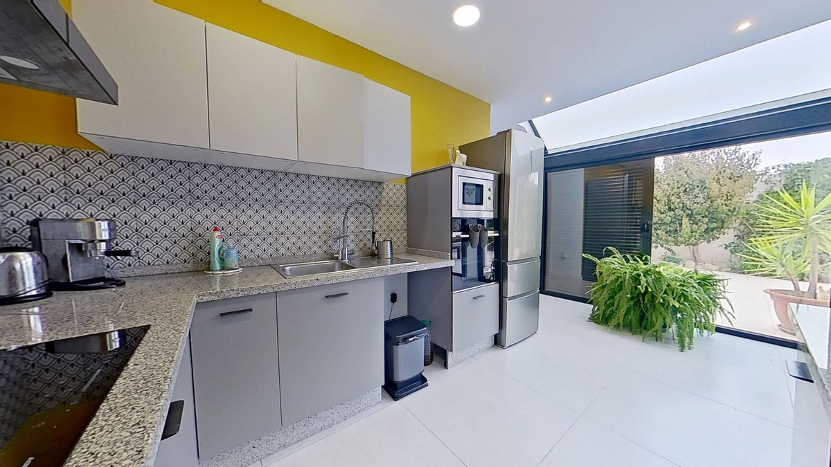 Se vende Villa - Chalet de 6 dormitorios en Costa Del Sol, Málaga, España