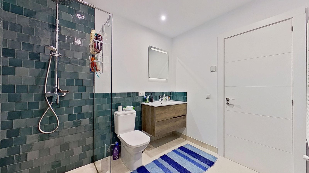 Se vende Villa - Chalet de 6 dormitorios en Costa Del Sol, Málaga, España