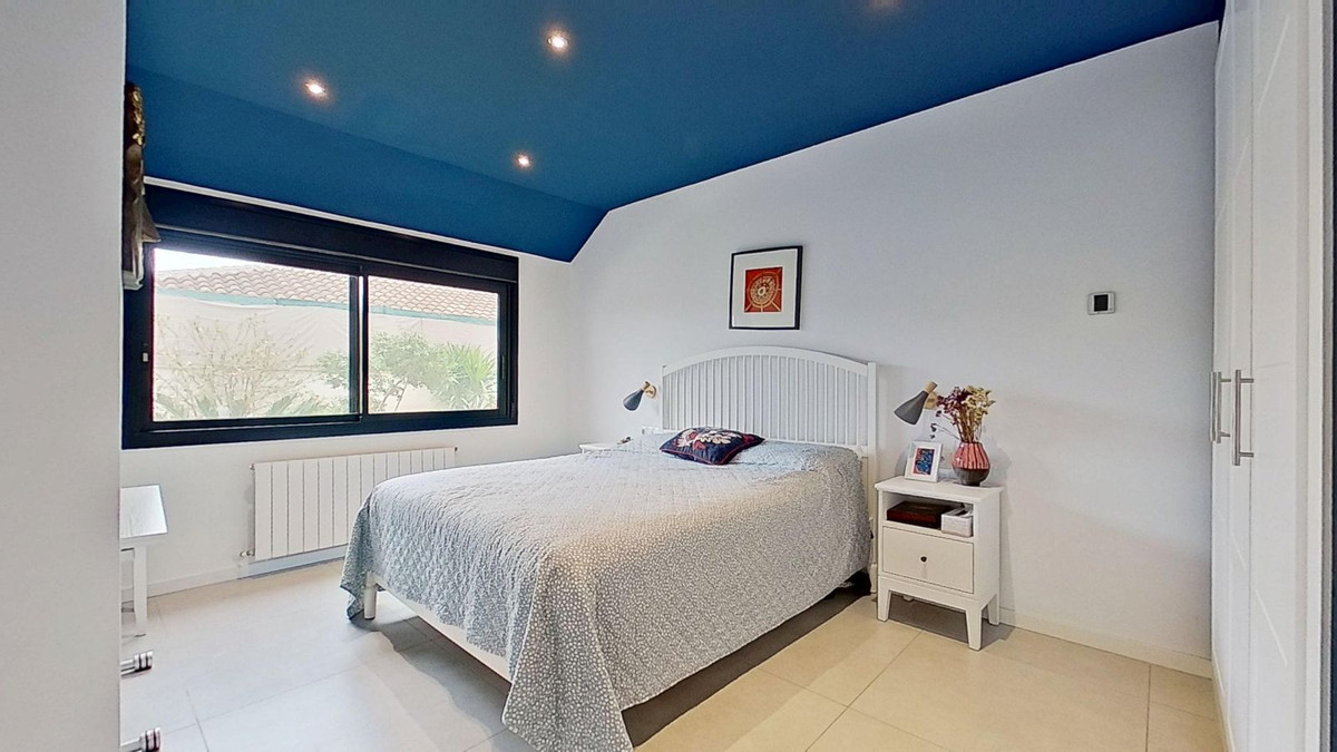 Se vende Villa - Chalet de 6 dormitorios en Costa Del Sol, Málaga, España