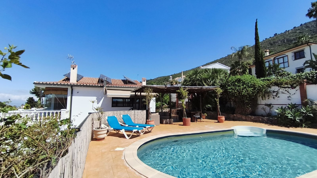 Se vende Villa - Chalet de 6 dormitorios en Costa Del Sol, Málaga, España