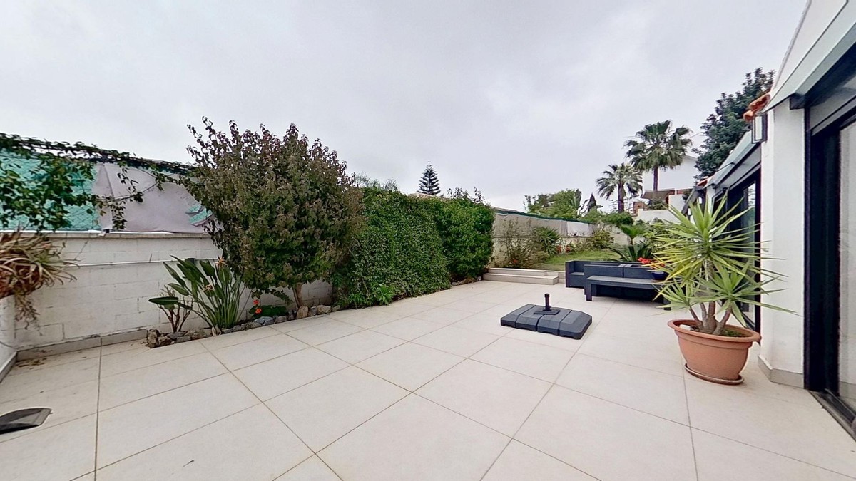 Se vende Villa - Chalet de 6 dormitorios en Costa Del Sol, Málaga, España