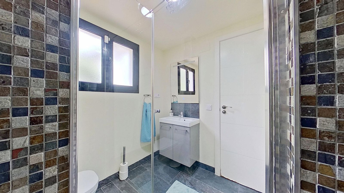 Se vende Villa - Chalet de 6 dormitorios en Costa Del Sol, Málaga, España