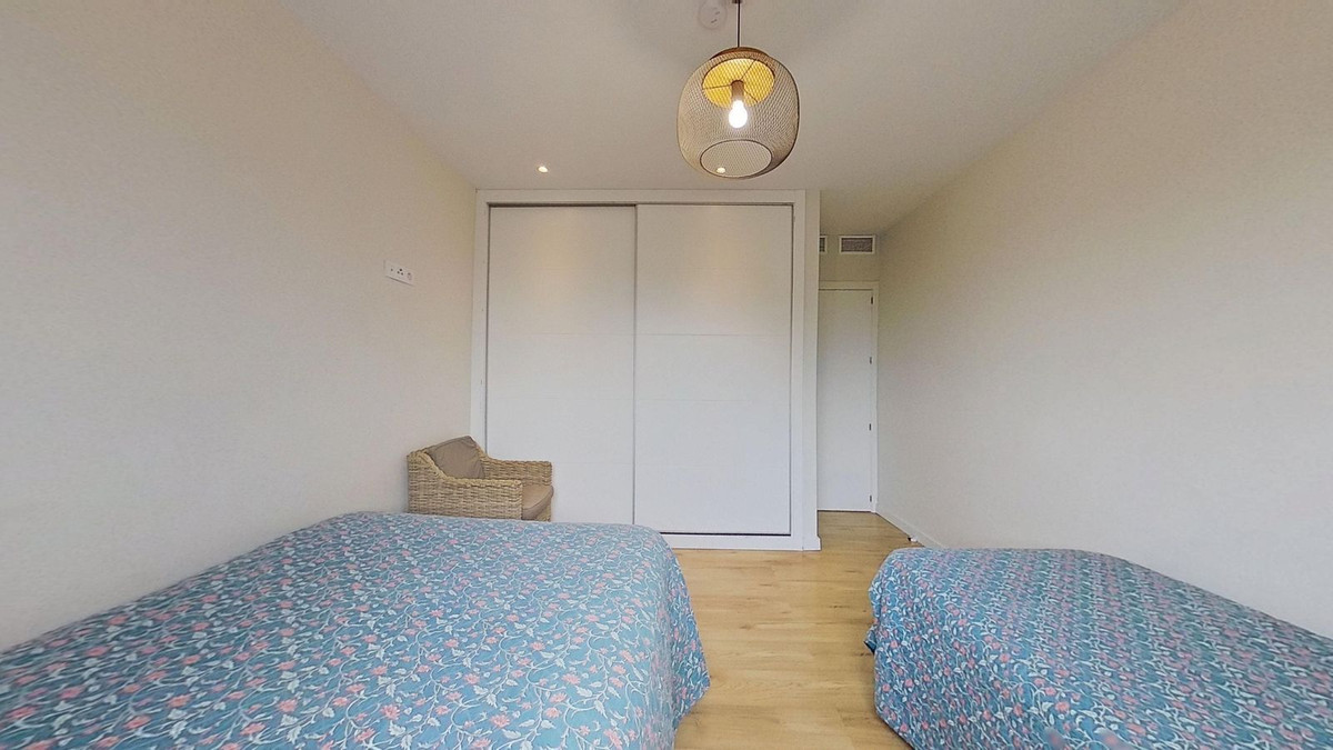 Se vende Villa - Chalet de 6 dormitorios en Costa Del Sol, Málaga, España