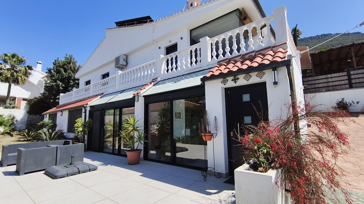Se vende Villa - Chalet de 6 dormitorios en Costa Del Sol, Málaga, España