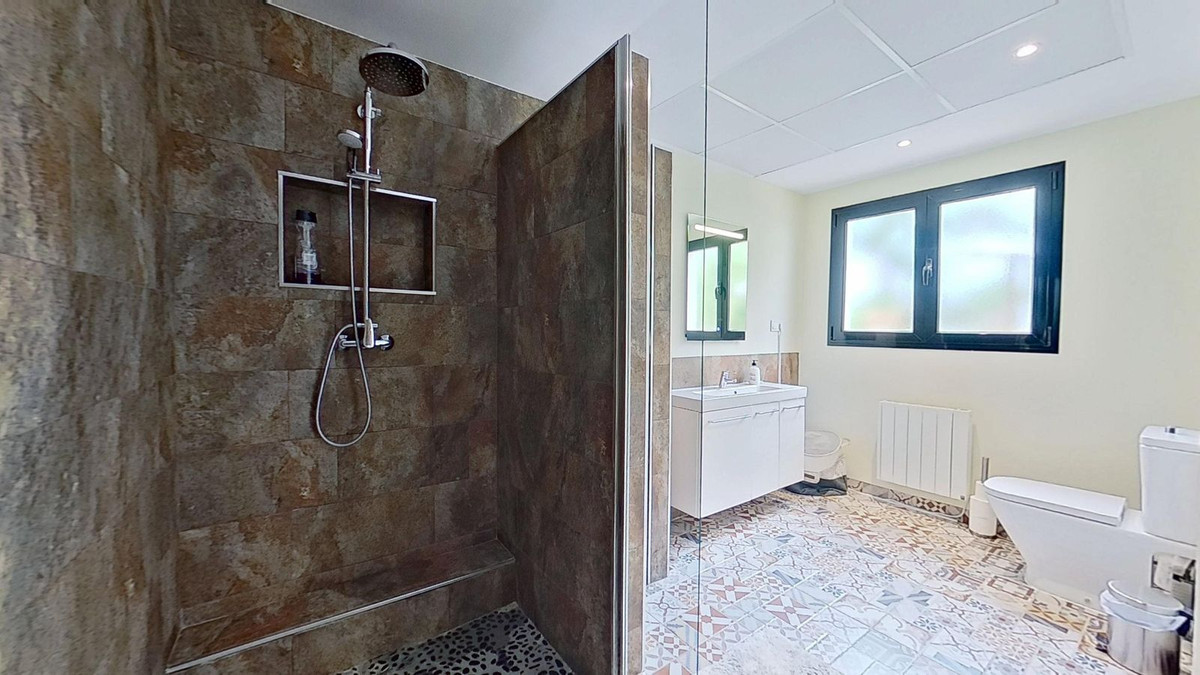 Se vende Villa - Chalet de 6 dormitorios en Costa Del Sol, Málaga, España