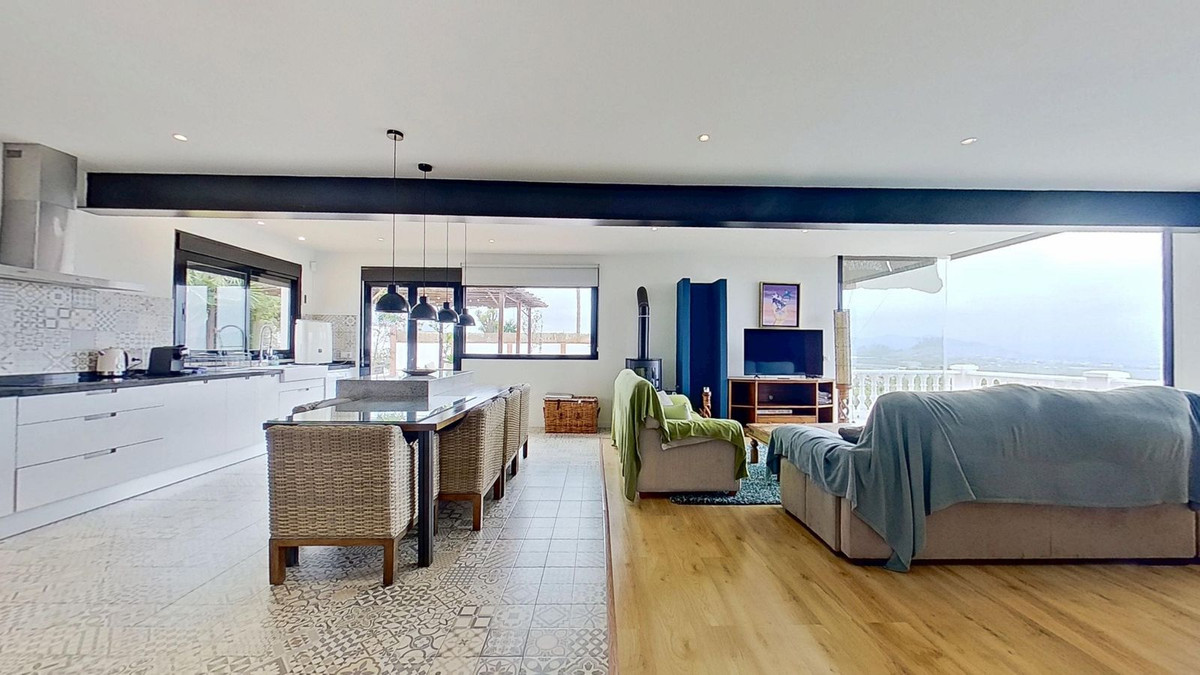 Se vende Villa - Chalet de 6 dormitorios en Costa Del Sol, Málaga, España