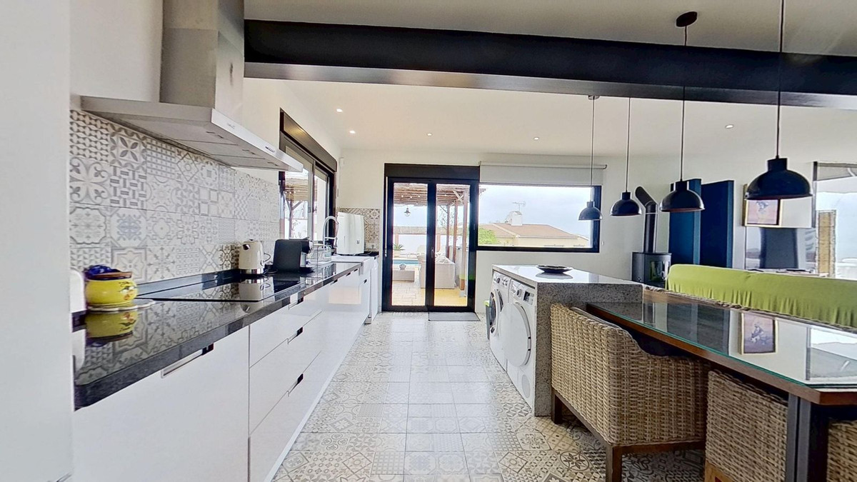 Se vende Villa - Chalet de 6 dormitorios en Costa Del Sol, Málaga, España