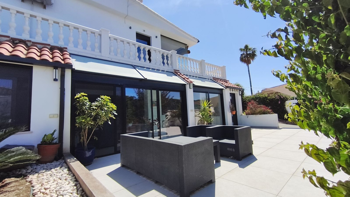 Se vende Villa - Chalet de 6 dormitorios en Costa Del Sol, Málaga, España