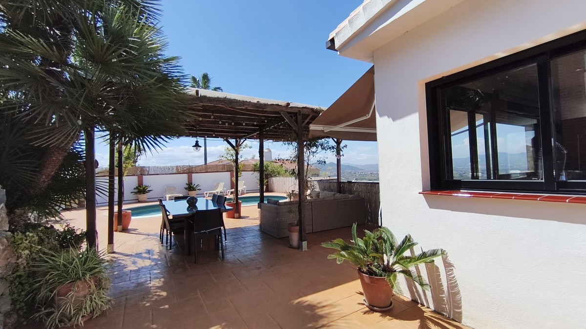 Se vende Villa - Chalet de 6 dormitorios en Costa Del Sol, Málaga, España