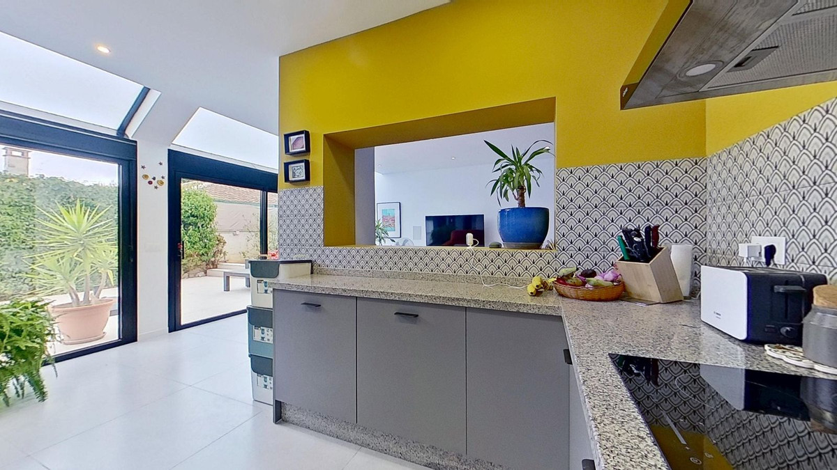 Se vende Villa - Chalet de 6 dormitorios en Costa Del Sol, Málaga, España