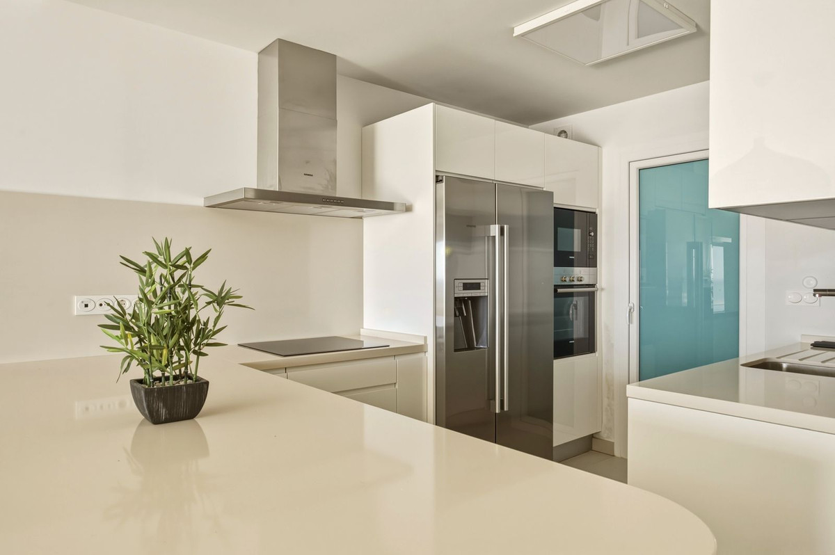 2 Bed Apartment for sale in Benalmadena Costa Costa Del Sol, Málaga, Spain