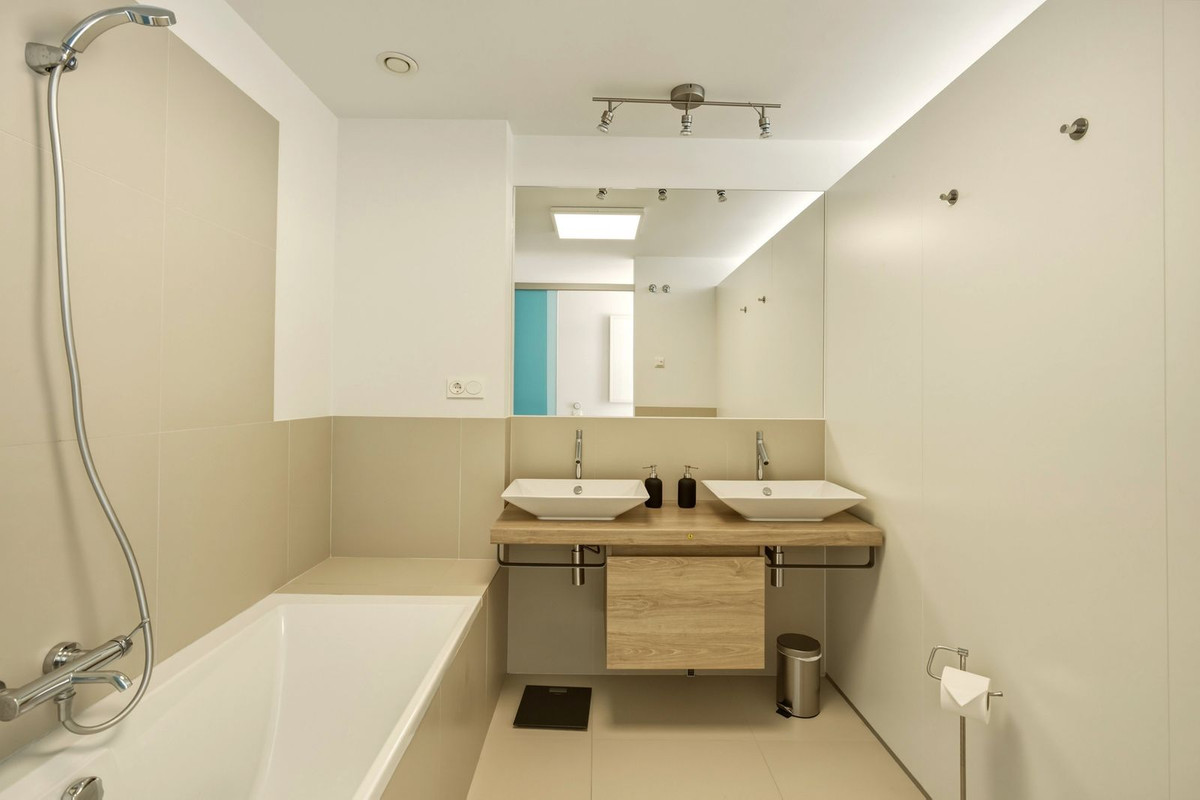 2 Bed Apartment for sale in Benalmadena Costa Costa Del Sol, Málaga, Spain