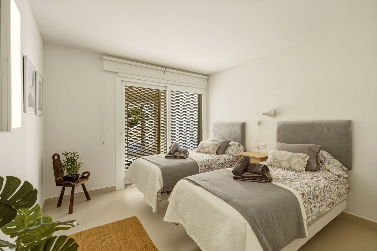 2 Bed Apartment for sale in Benalmadena Costa Costa Del Sol, Málaga, Spain