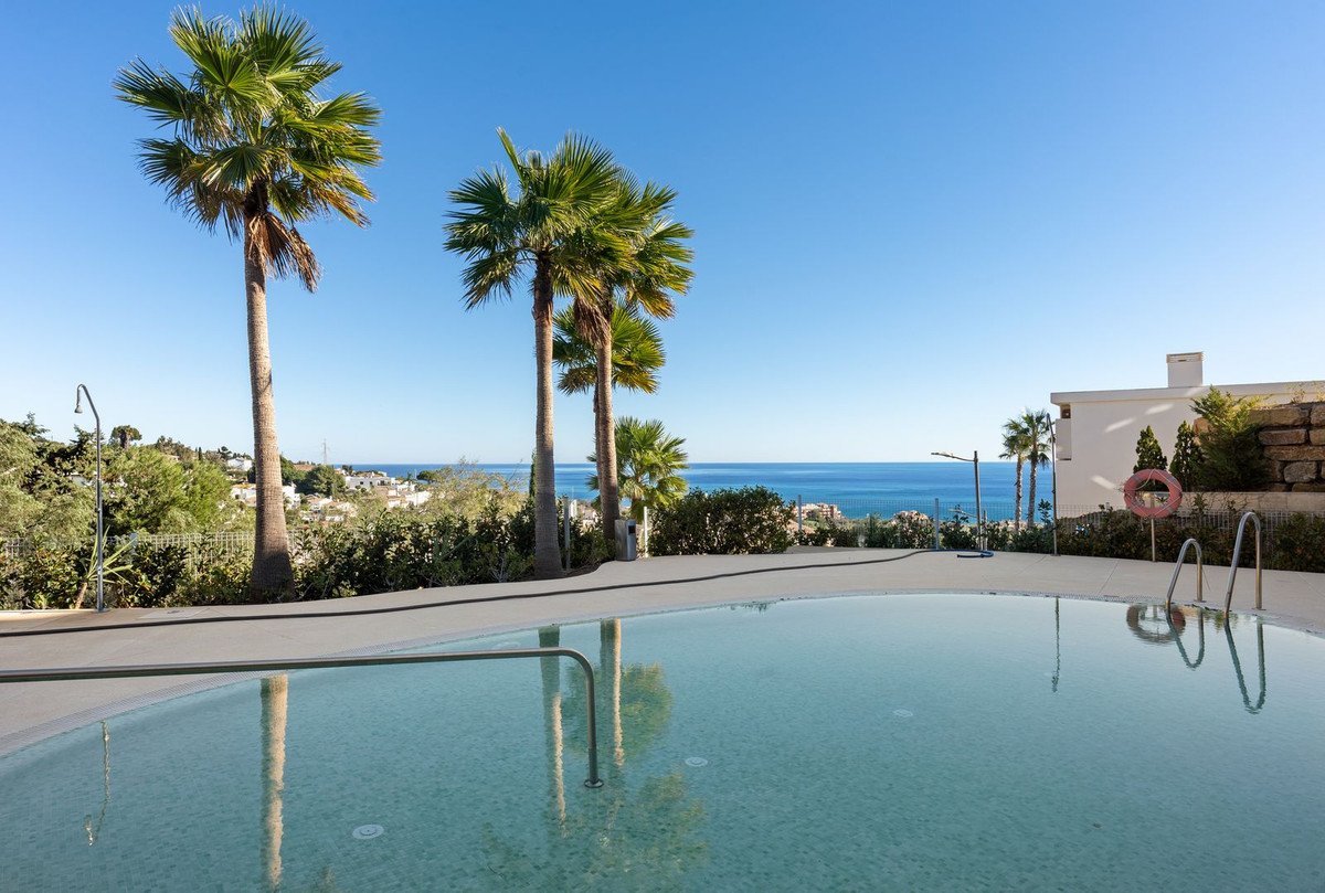 2 Bed Apartment for sale in Benalmadena Costa Costa Del Sol, Málaga, Spain
