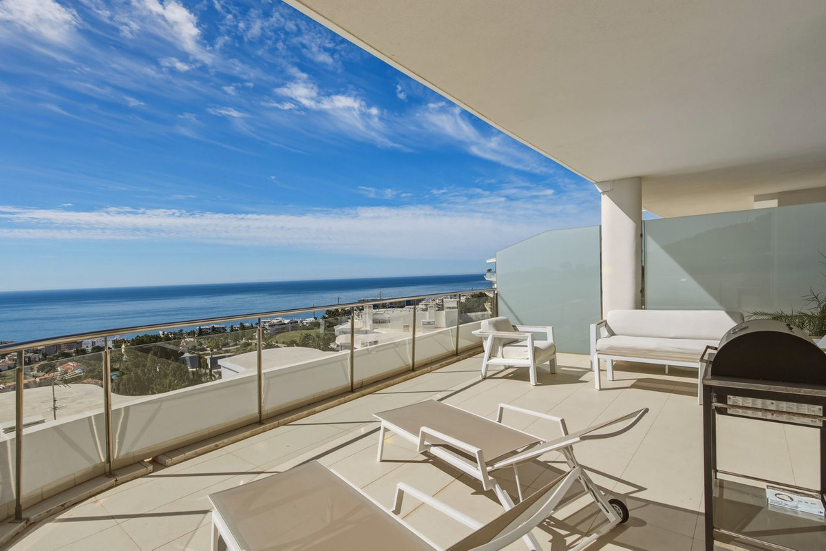 2 Bed Apartment for sale in Benalmadena Costa Costa Del Sol, Málaga, Spain