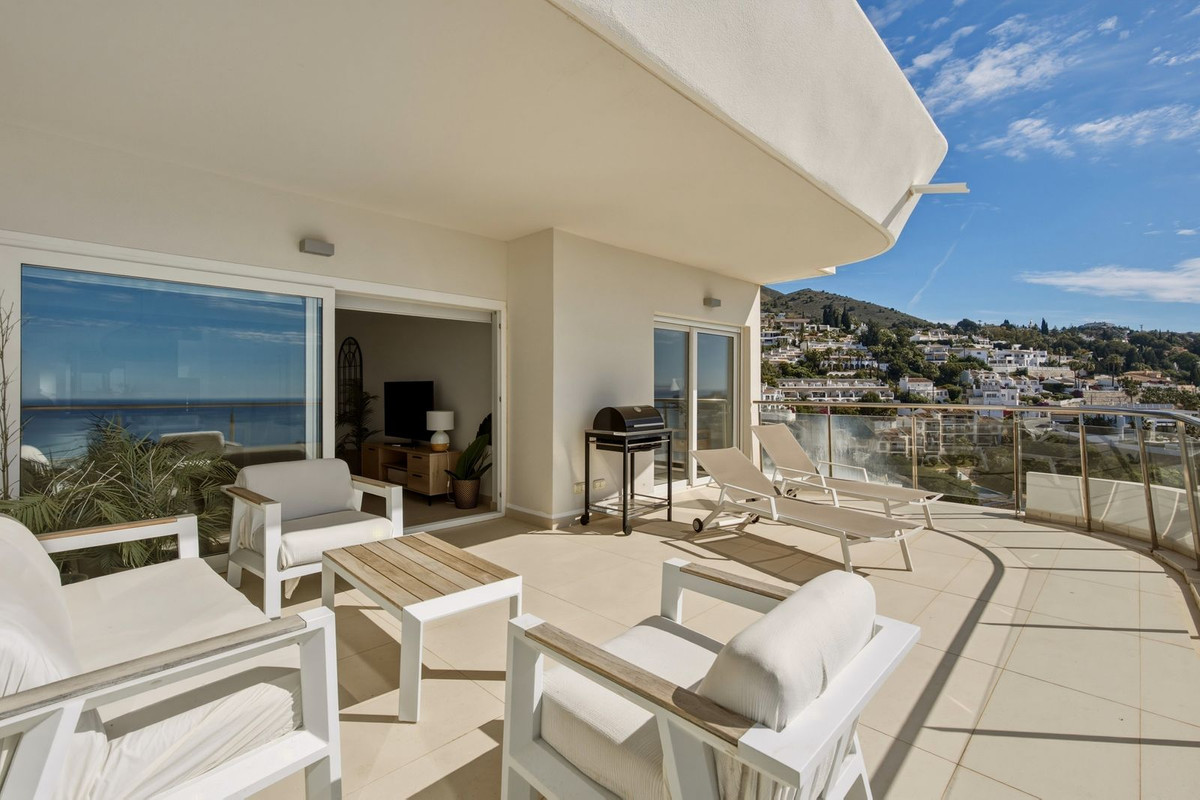 2 Bed Apartment for sale in Benalmadena Costa Costa Del Sol, Málaga, Spain