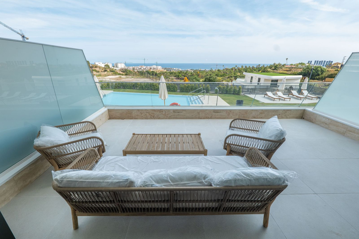 2 Bed Apartment for sale in Selwo Costa Del Sol, Málaga, Spain