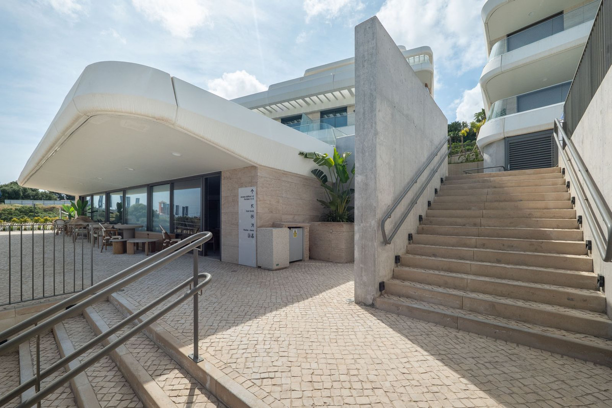 2 Bed Apartment for sale in Selwo Costa Del Sol, Málaga, Spain