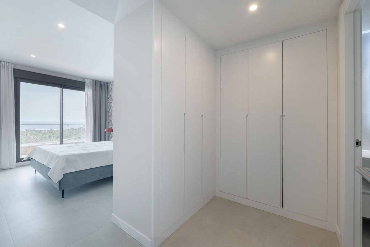2 Bed Apartment for sale in Selwo Costa Del Sol, Málaga, Spain