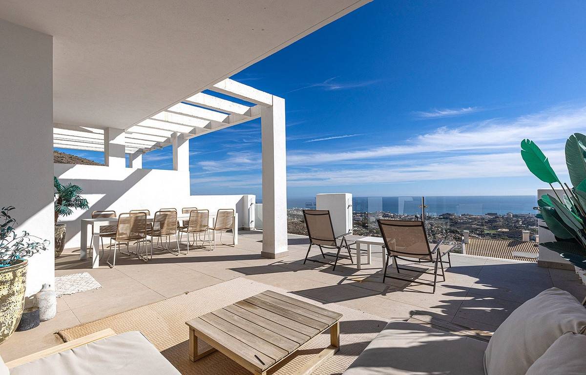 3 Bed Apartment for sale in Benalmadena Costa Del Sol, Málaga, Spain