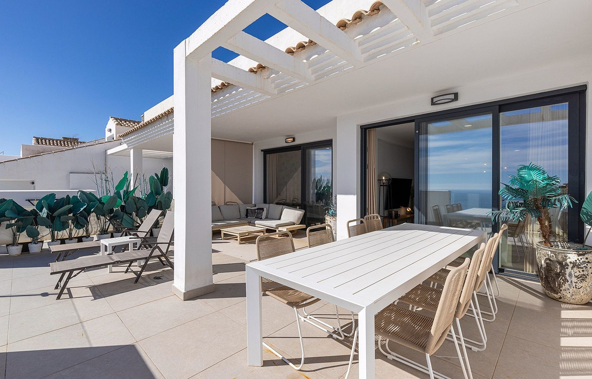 3 Bed Apartment for sale in Benalmadena Costa Del Sol, Málaga, Spain