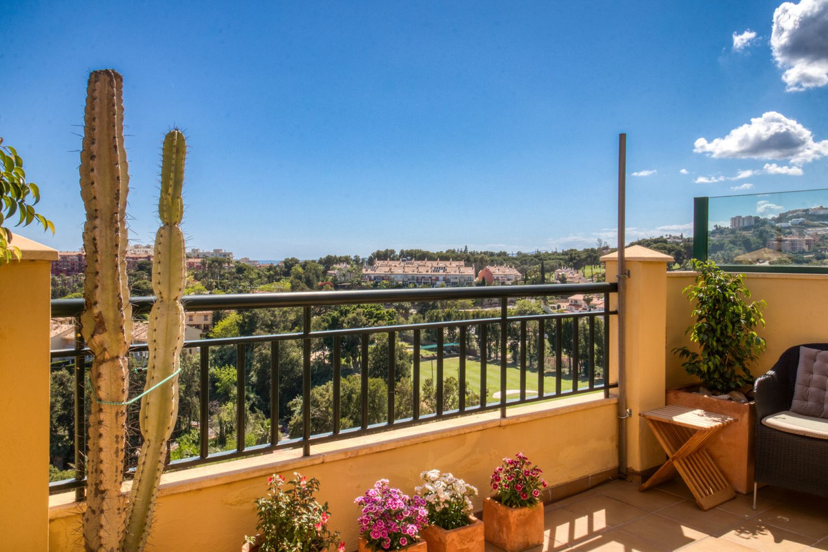2 Bed Apartment for sale in Benalmadena Costa Del Sol, Málaga, Spain