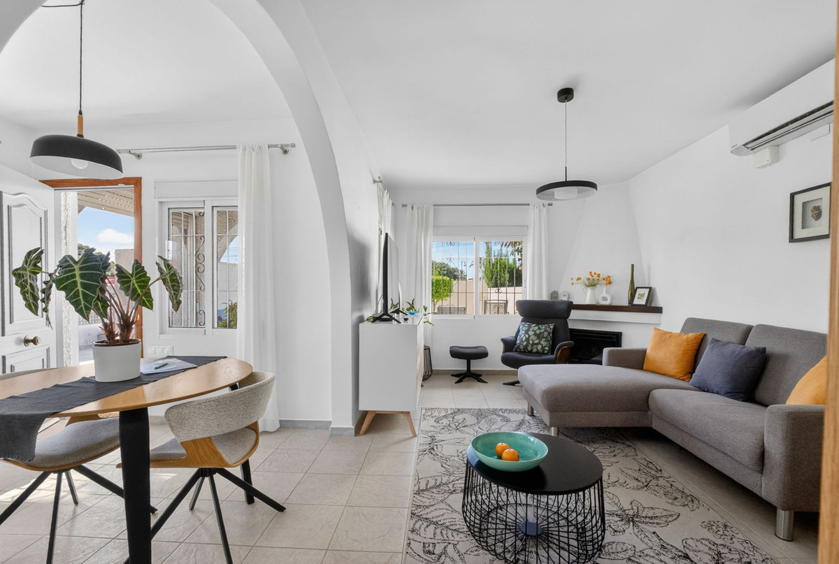 Se vende Pareada de 3 dormitorios en Costa Blanca, Alicante, España