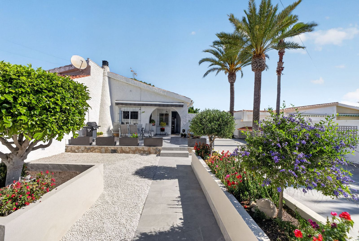 Se vende Pareada de 3 dormitorios en Costa Blanca, Alicante, España