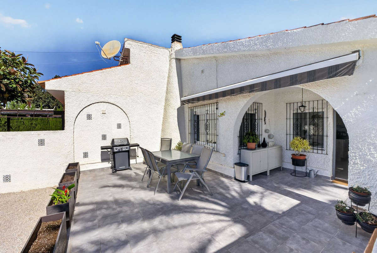 Se vende Pareada de 3 dormitorios en Costa Blanca, Alicante, España