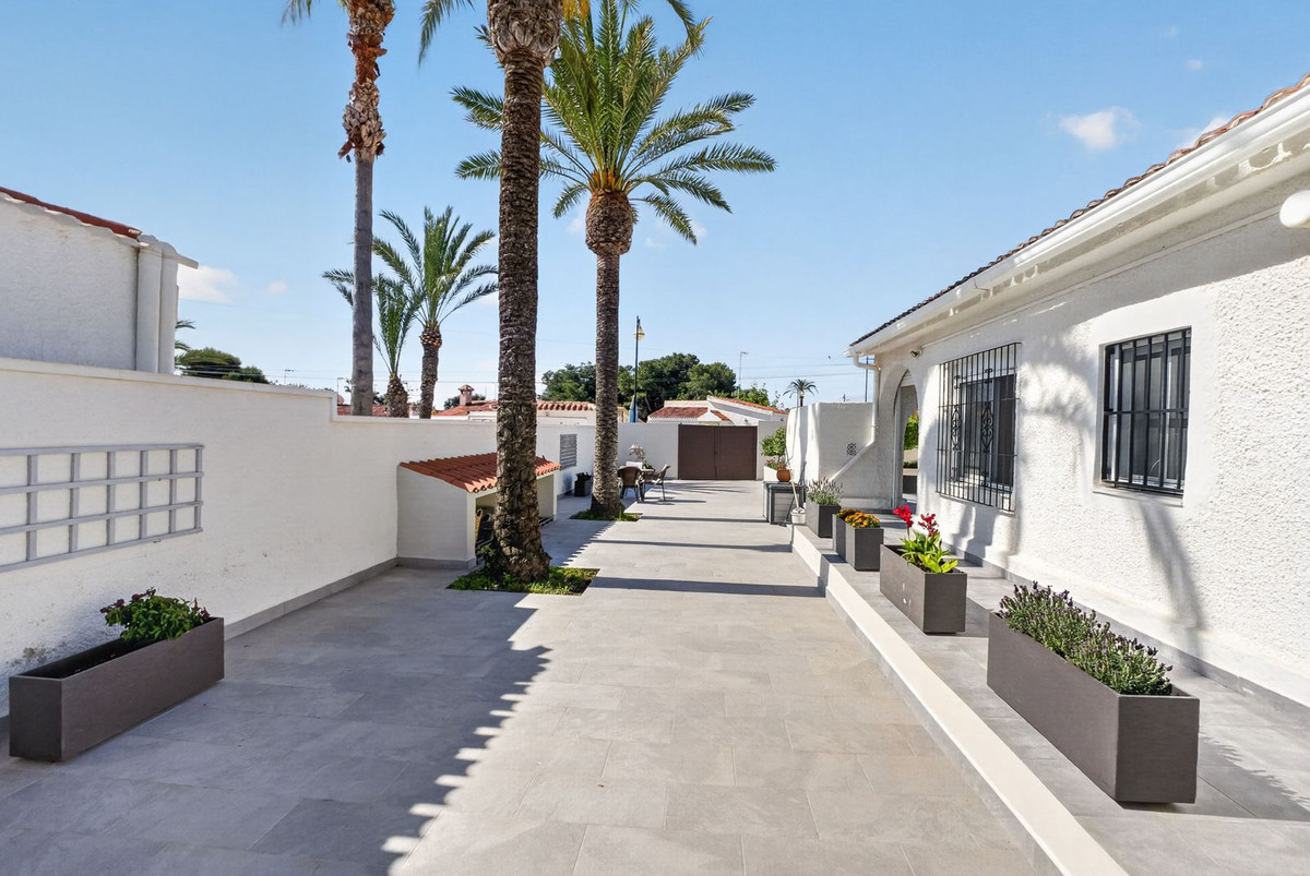Se vende Pareada de 3 dormitorios en Costa Blanca, Alicante, España