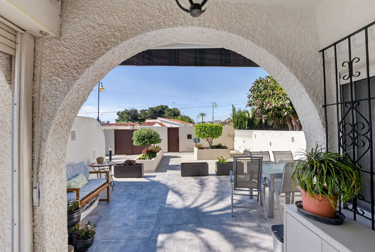 Se vende Pareada de 3 dormitorios en Costa Blanca, Alicante, España