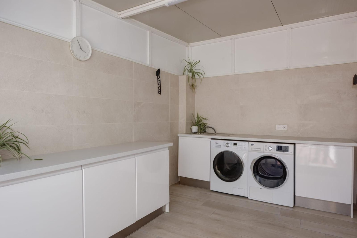 3 Bed Townhouse for sale in Los Pacos Costa Del Sol, Málaga, Spain