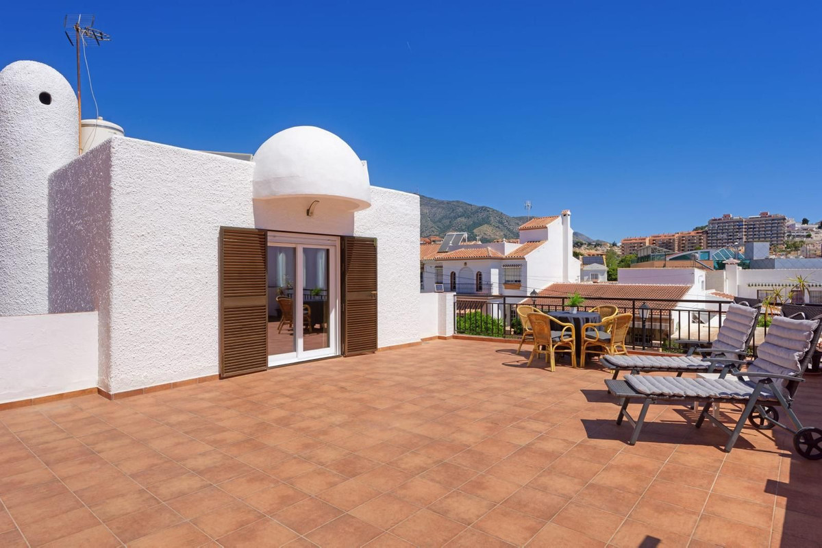 3 Bed Townhouse for sale in Los Pacos Costa Del Sol, Málaga, Spain
