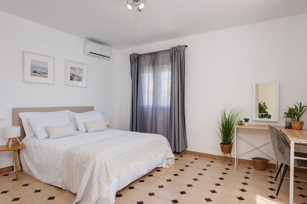 3 Bed Townhouse for sale in Los Pacos Costa Del Sol, Málaga, Spain